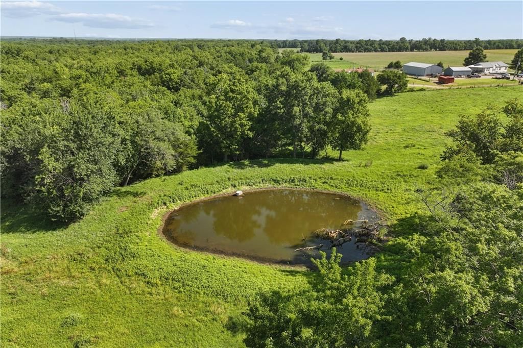 Photo 12 of 12 - W 375th Street, Osawatomie, KS 66064