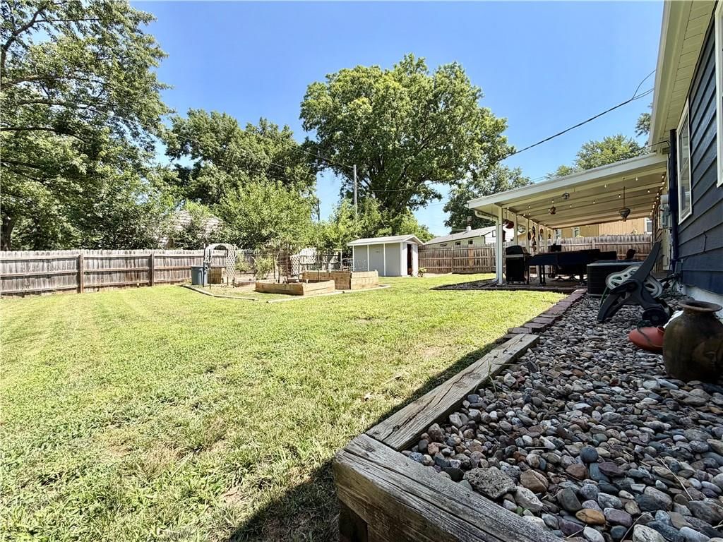 7408 Elm Street — photo 20