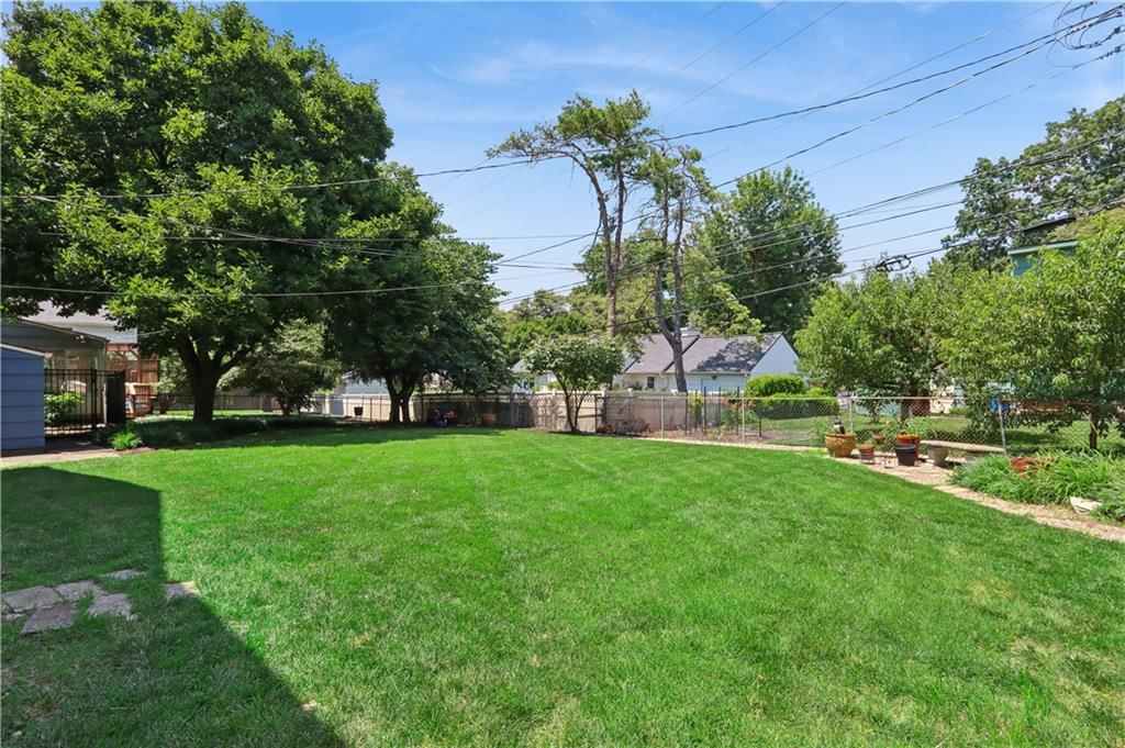 1204 W 69th Street — photo 36