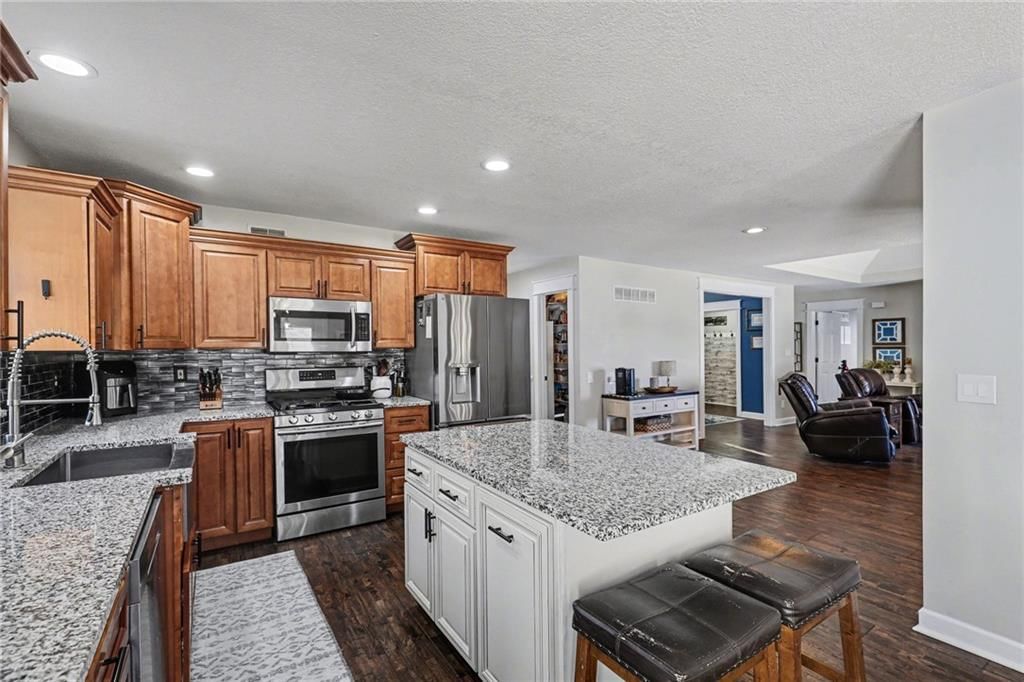3204 S Elizabeth Avenue — photo 16
