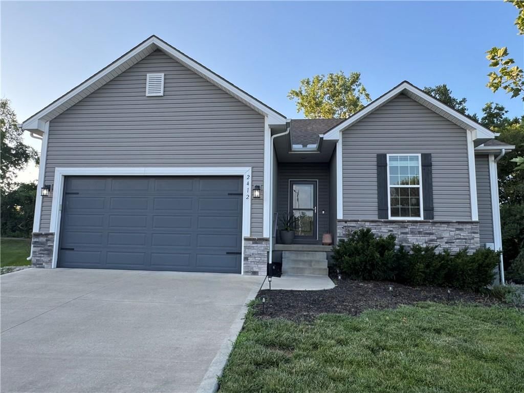 2412 NW Peekaboo Court — photo 1
