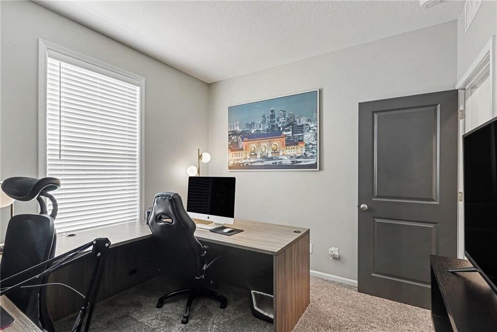2412 NW Peekaboo Court — photo 10