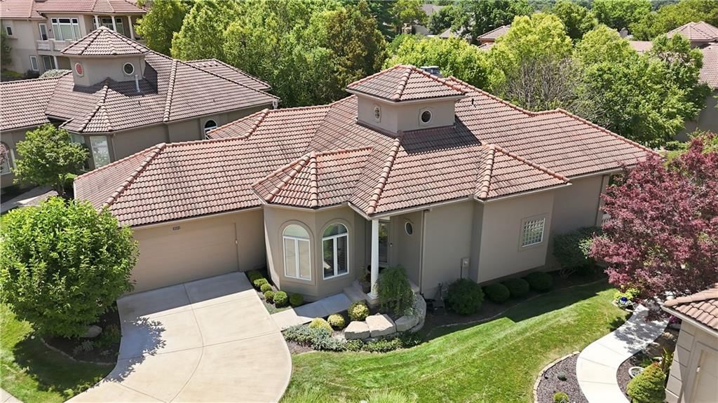 4504 NE Dick Howser Drive — photo 2