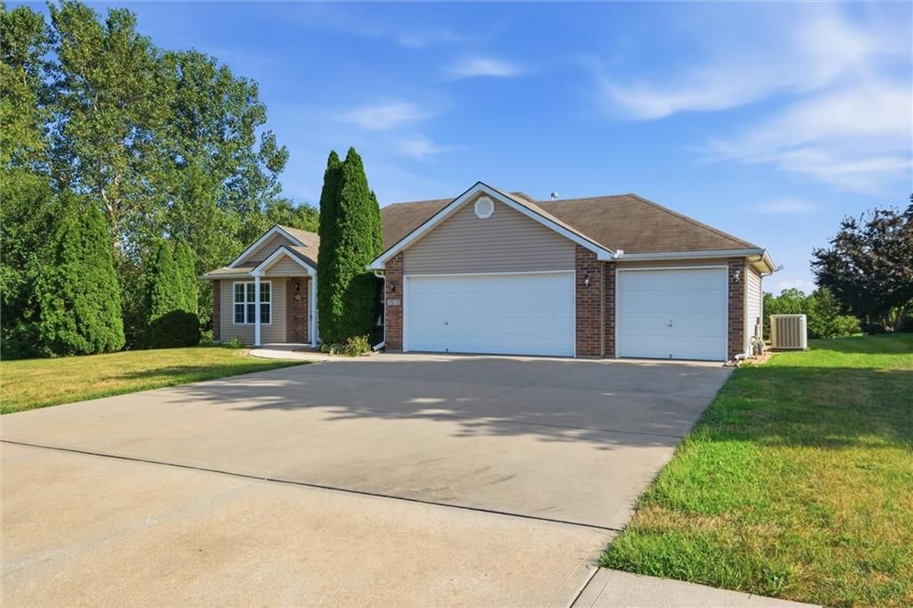 1021 Bristol Drive — photo 3