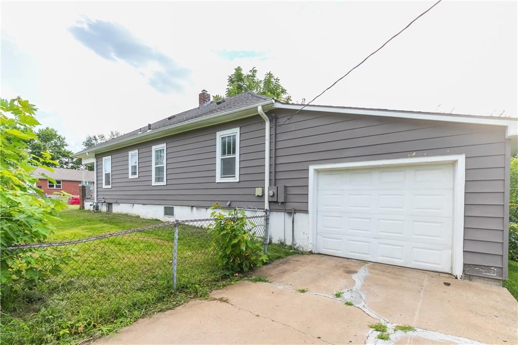 11324 E 14th Street — photo 3