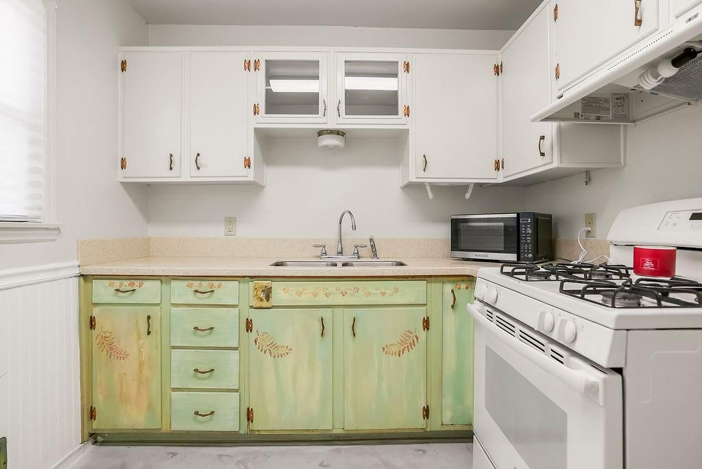 8509 Wornall Road — photo 7