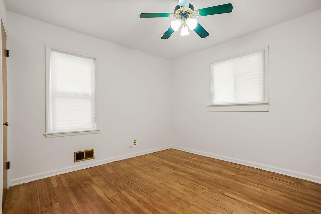 8509 Wornall Road — photo 10