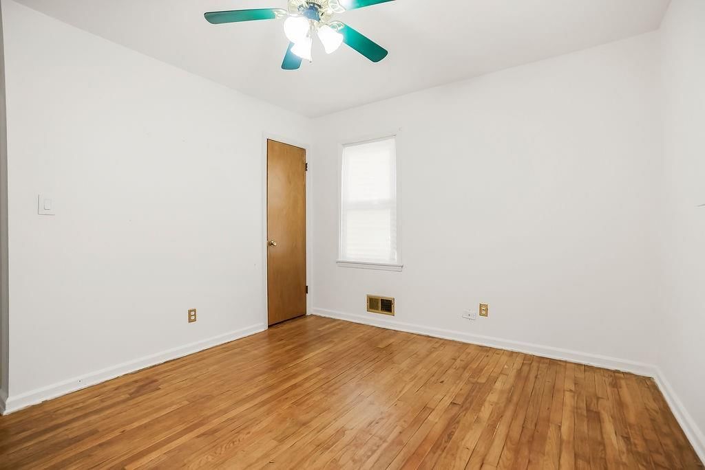 8509 Wornall Road — photo 11