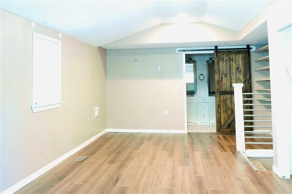 11010 N Holmes Street — photo 7