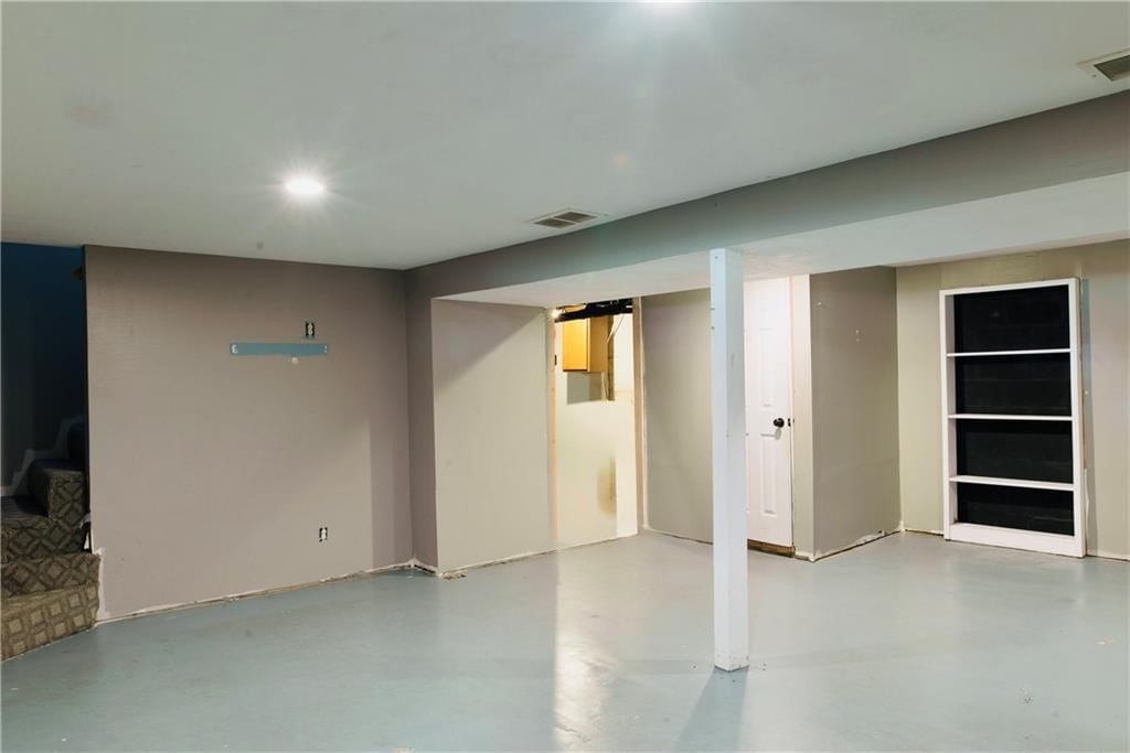 11010 N Holmes Street — photo 26