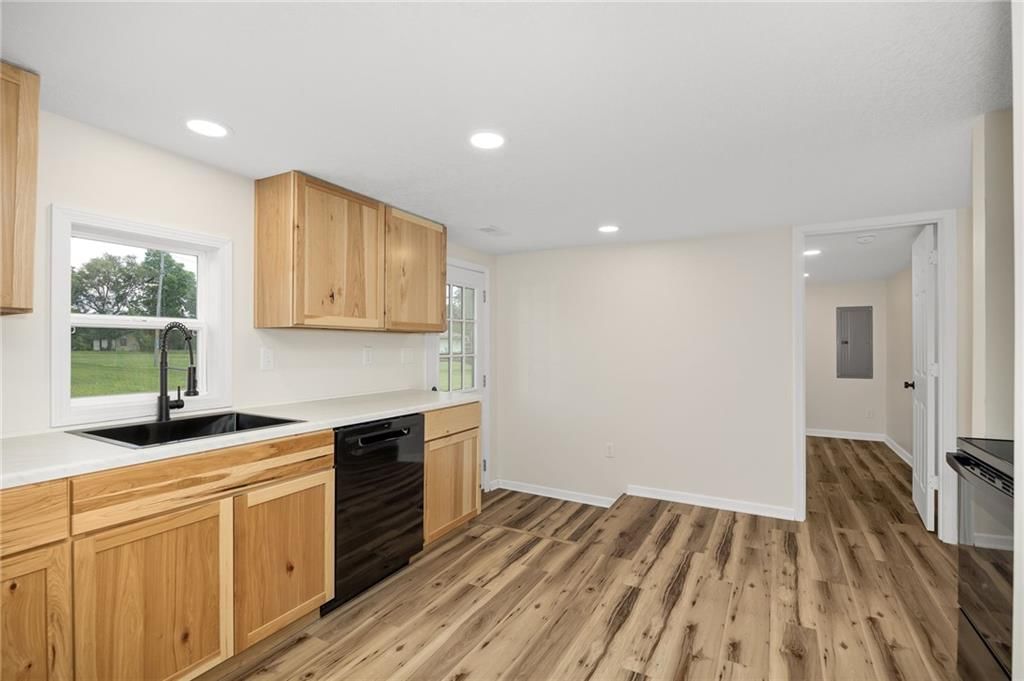 705 Turney Street — photo 5
