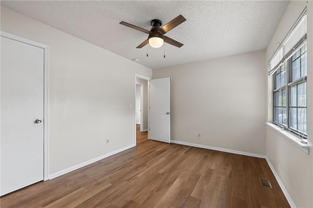 5209 NE 46th Street — photo 17