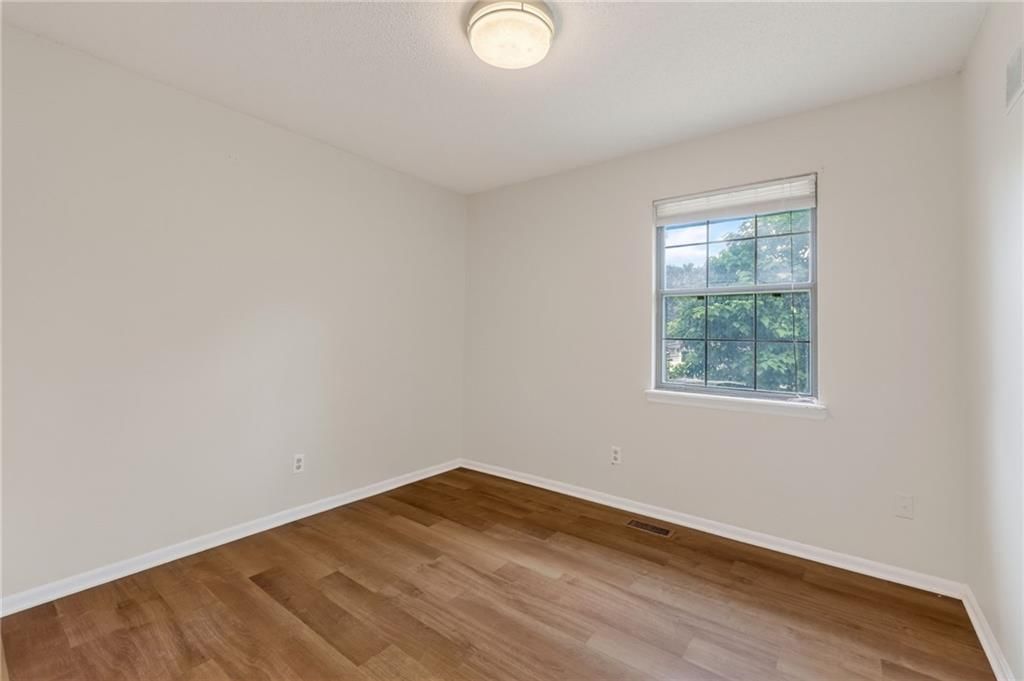 5209 NE 46th Street — photo 18