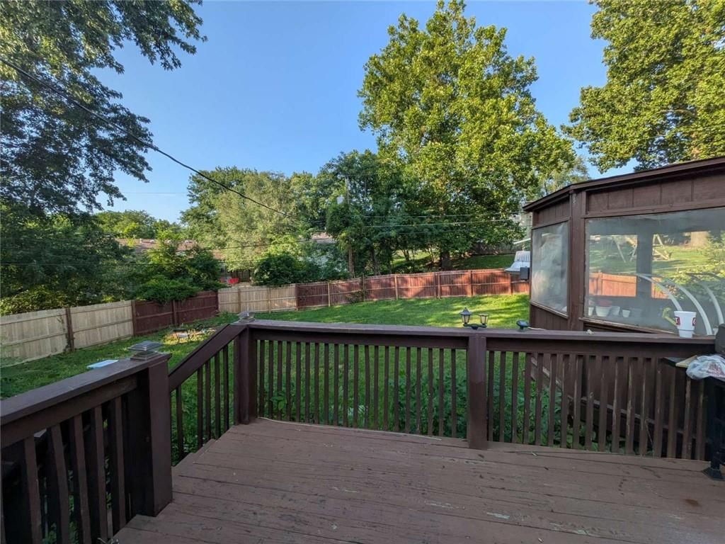 10709 Beacon Avenue — photo 3