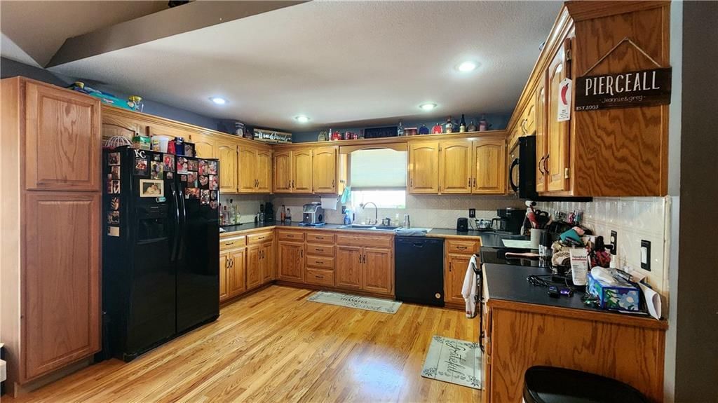 19504 Woodsbury Street — photo 11