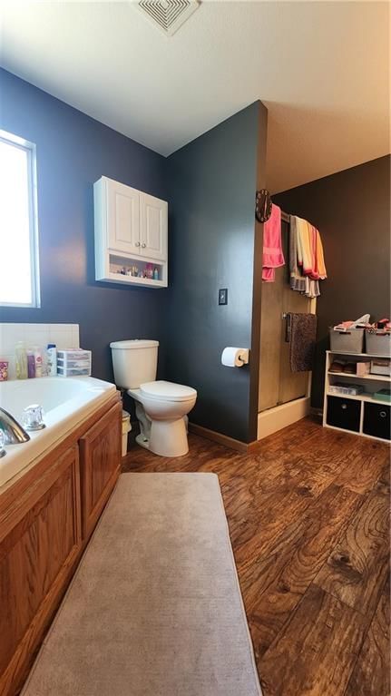 19504 Woodsbury Street — photo 29