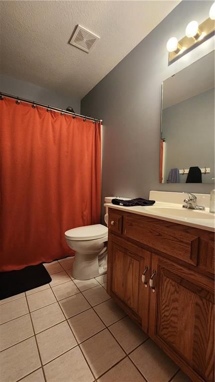 19504 Woodsbury Street — photo 32