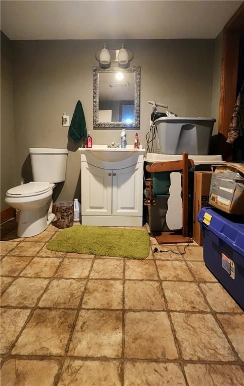 19504 Woodsbury Street — photo 37