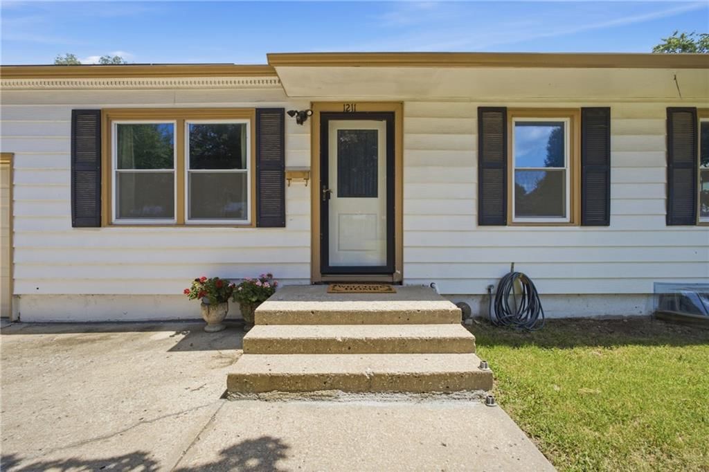 1211 N Cedar Crest Drive — photo 7