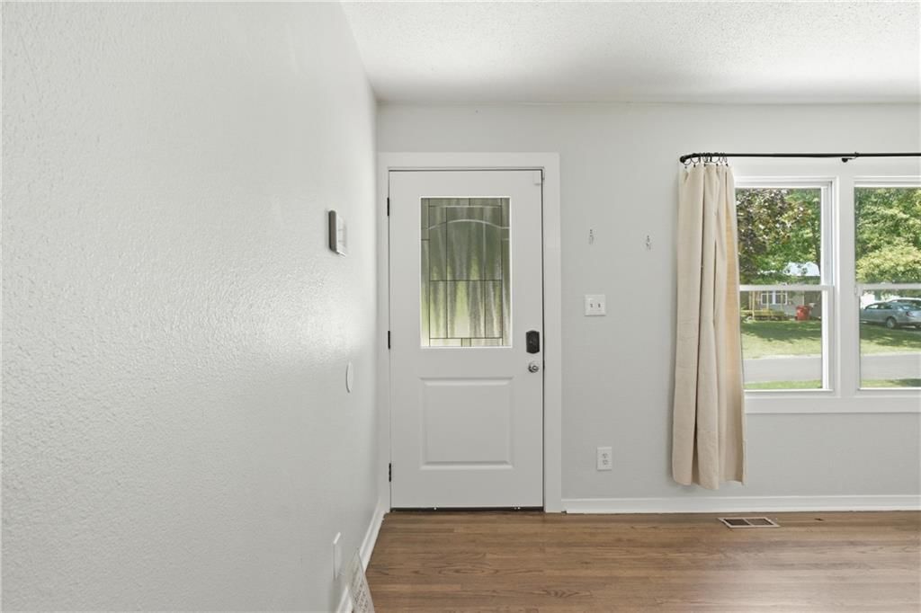 1211 N Cedar Crest Drive — photo 9