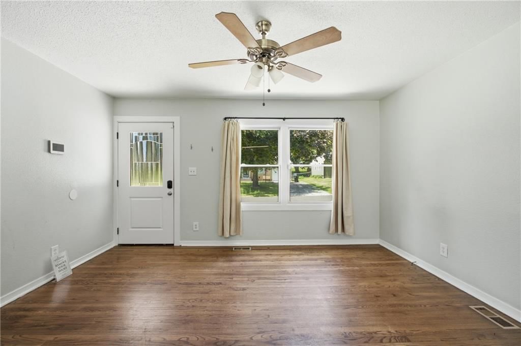 1211 N Cedar Crest Drive — photo 12
