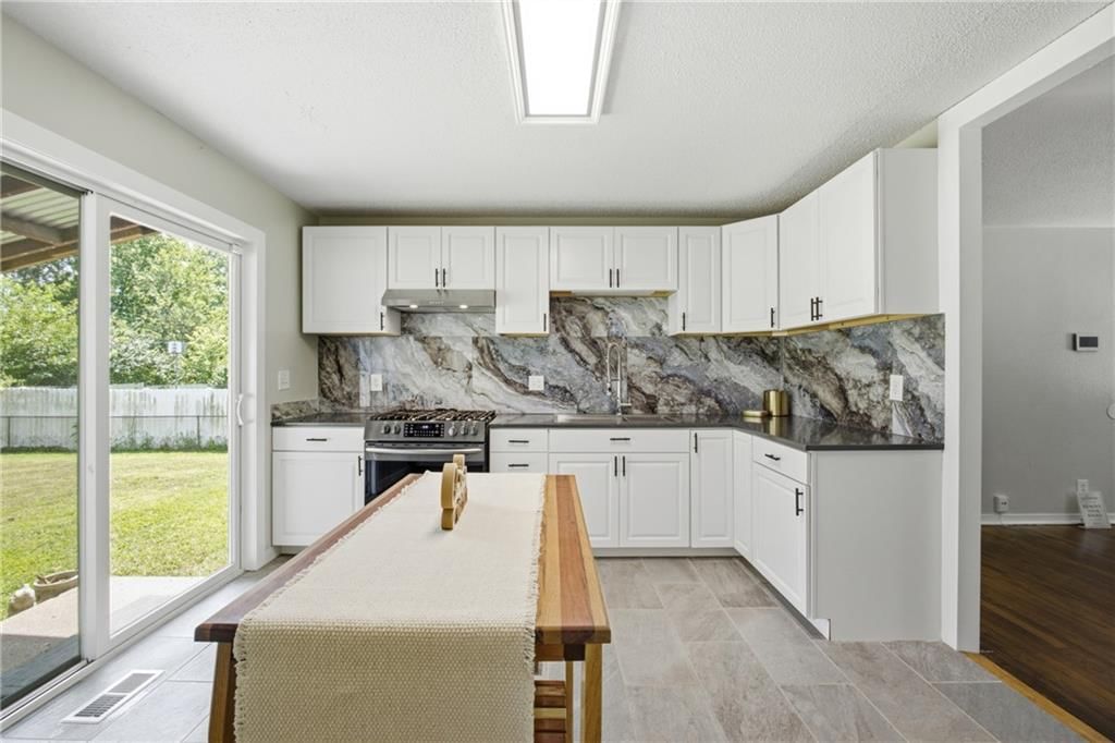 1211 N Cedar Crest Drive — photo 18