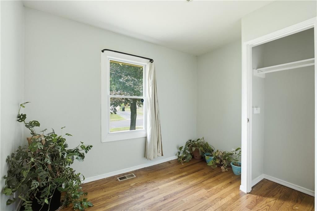 1211 N Cedar Crest Drive — photo 27