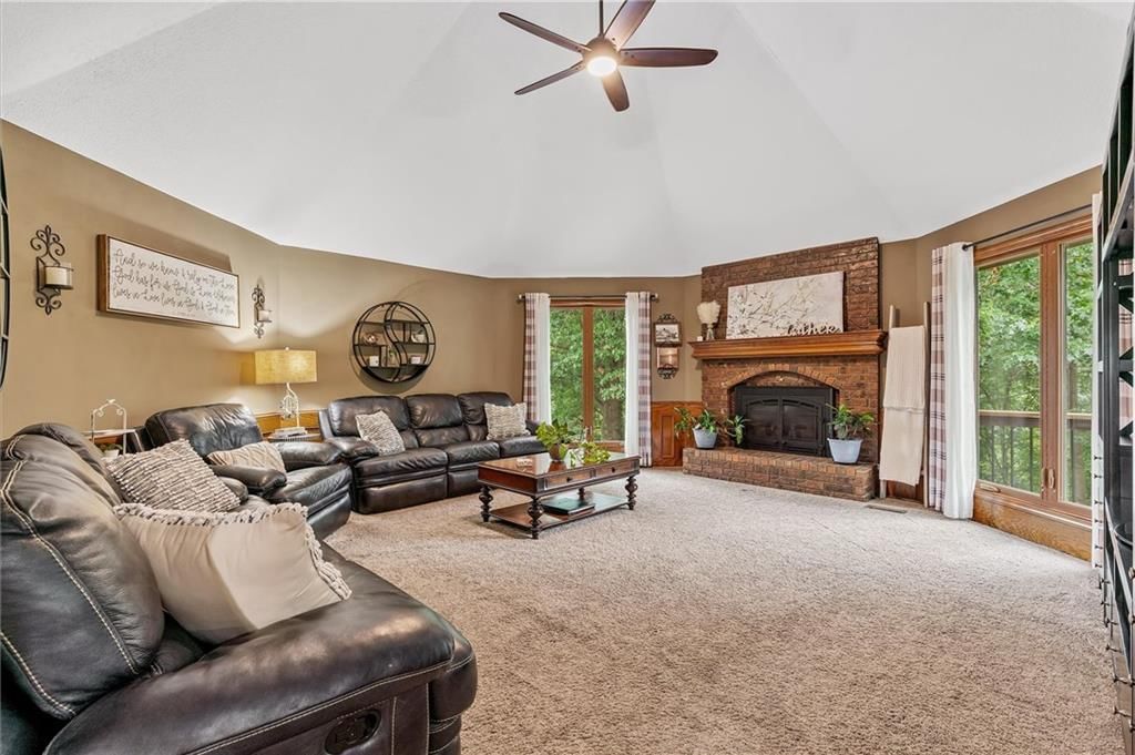1402 Colony Drive — photo 6