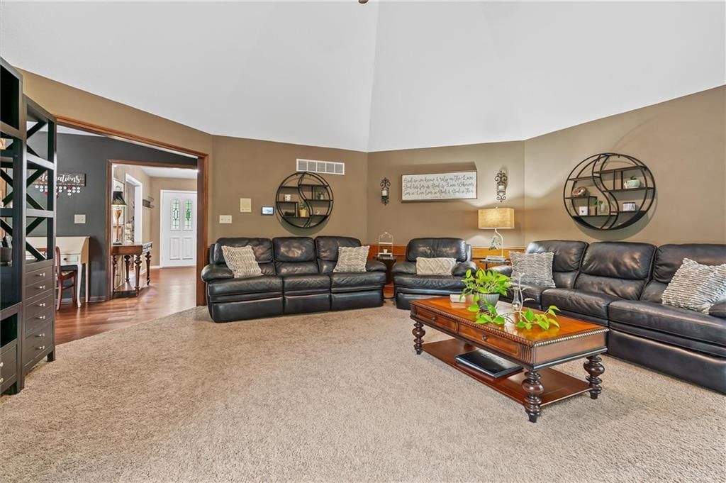 1402 Colony Drive — photo 8