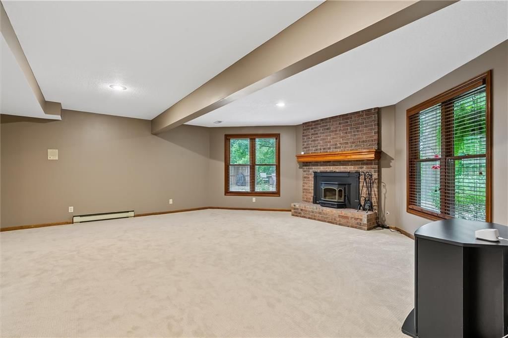 1402 Colony Drive — photo 34