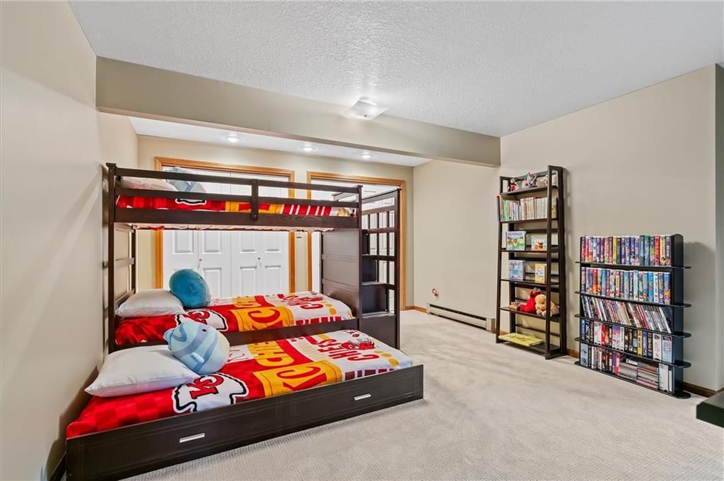 1402 Colony Drive — photo 35