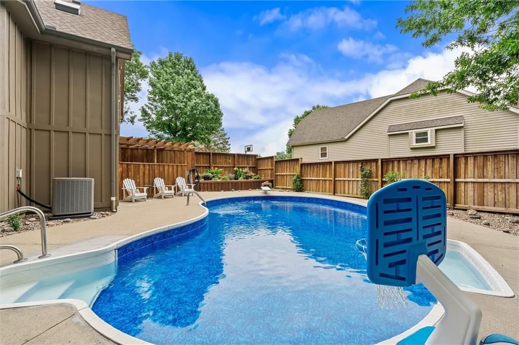 1402 Colony Drive — photo 48