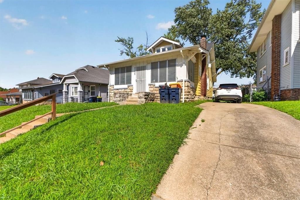 4335 College Avenue — photo 3