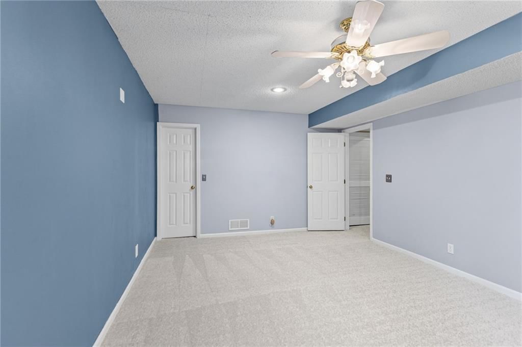 11413 W 114th Street — photo 32