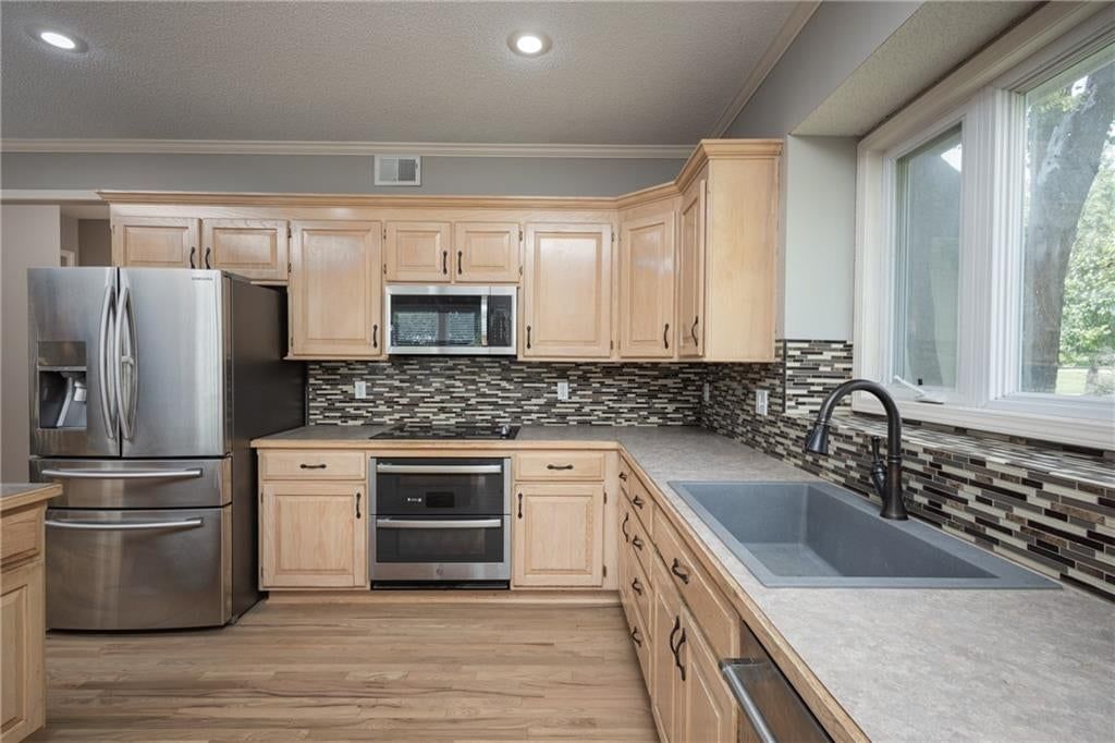 2412 SW Winterwood Court — photo 9
