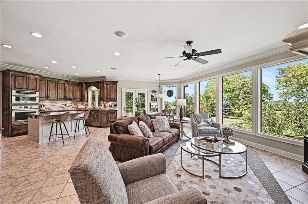 Photo 25 of 63 - 4808 NE. 137th Street, Smithville, MO 64089