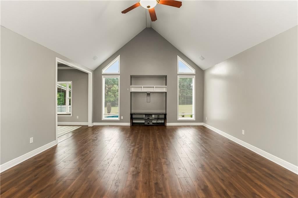 Photo 4 of 37 - 7514 S Buckner Tarsney Road, Grain Valley, MO 64029
