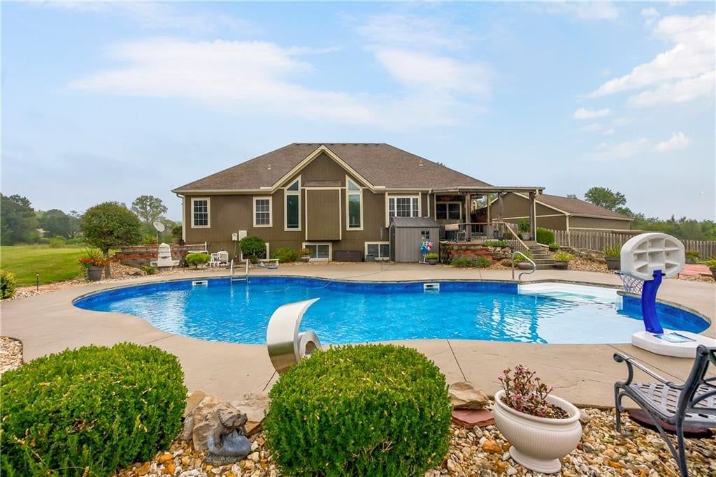 Photo 32 of 37 - 7514 S Buckner Tarsney Road, Grain Valley, MO 64029