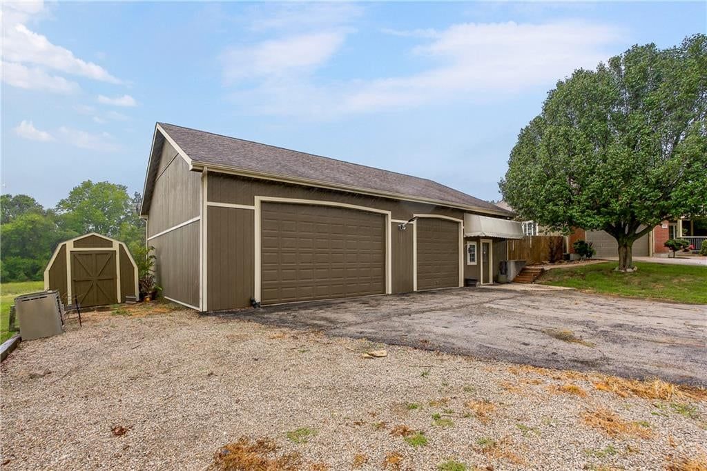 Photo 37 of 37 - 7514 S Buckner Tarsney Road, Grain Valley, MO 64029