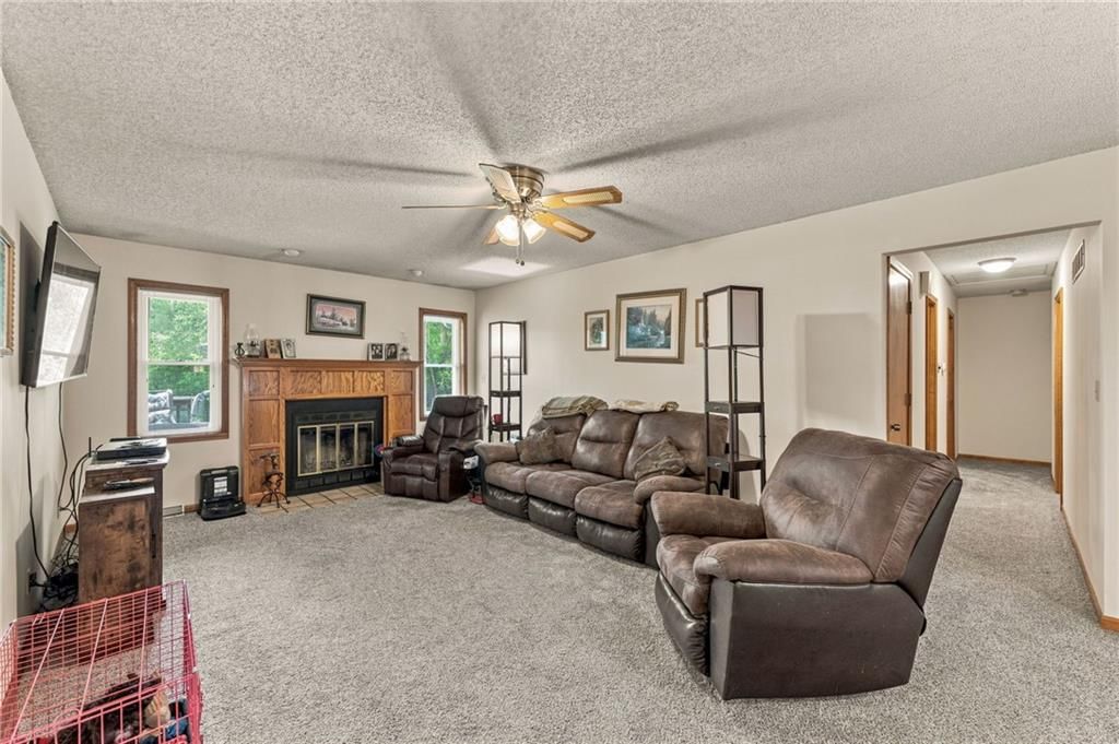 402 E 16th Street Circle — photo 12