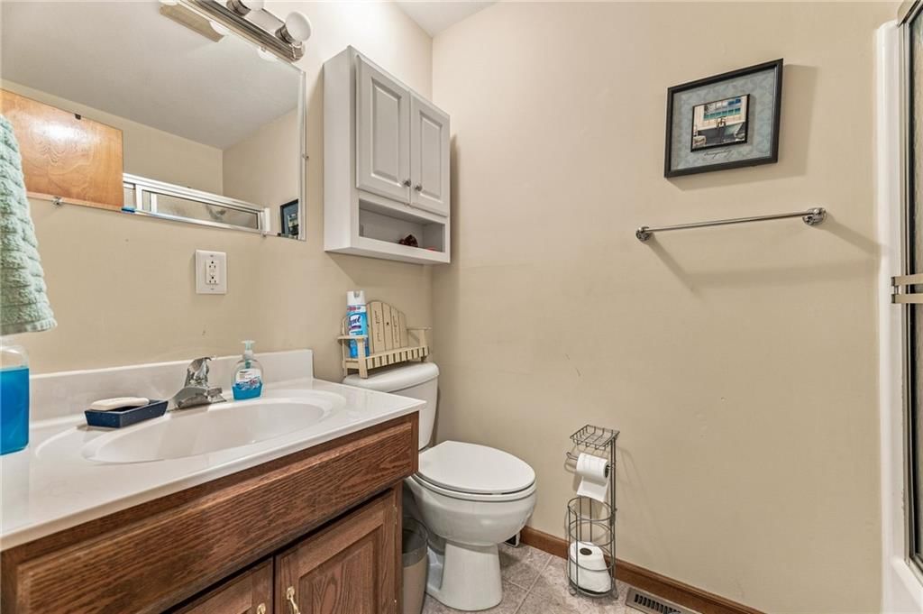 402 E 16th Street Circle — photo 22
