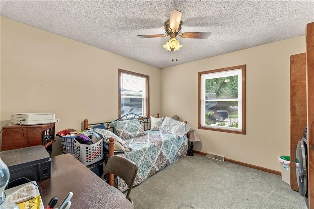 402 E 16th Street Circle — photo 26