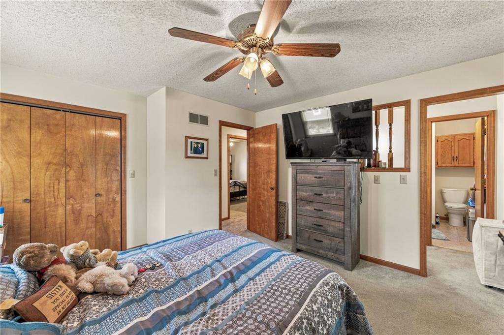 402 E 16th Street Circle — photo 31