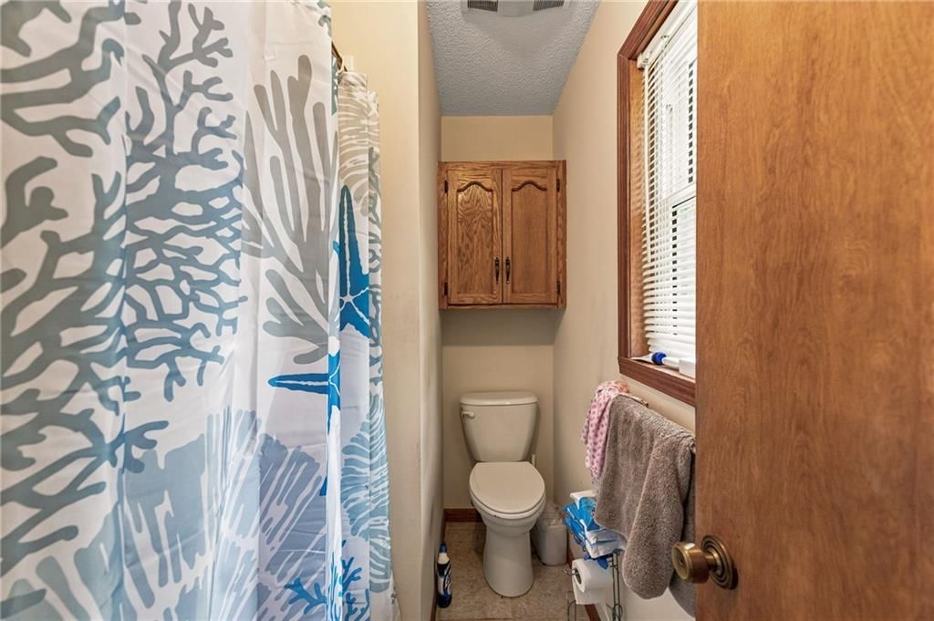 402 E 16th Street Circle — photo 33
