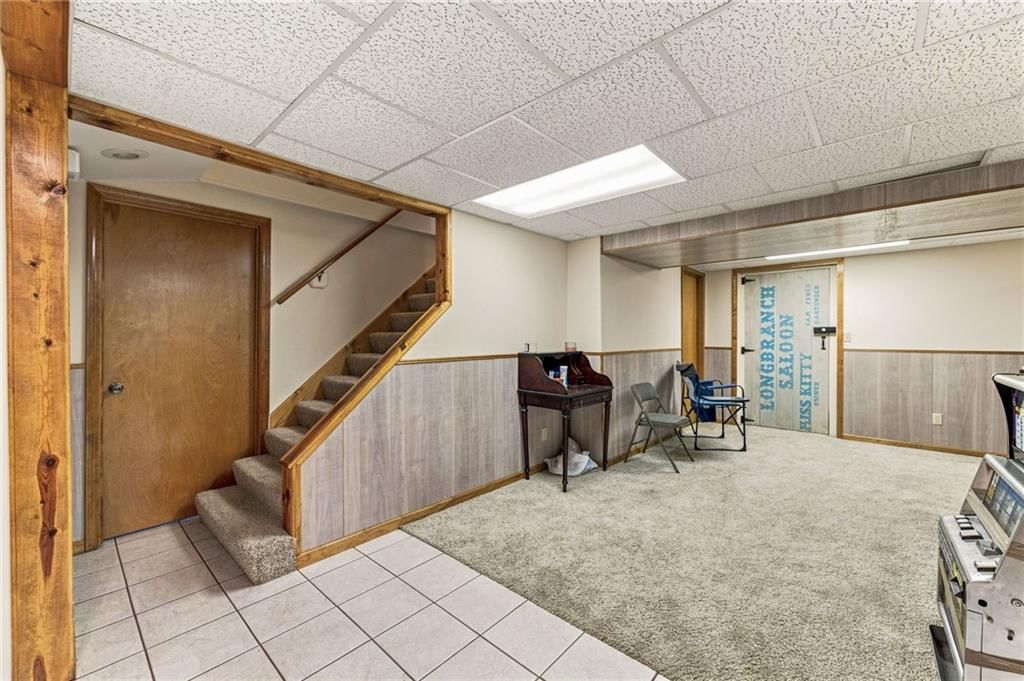 402 E 16th Street Circle — photo 36