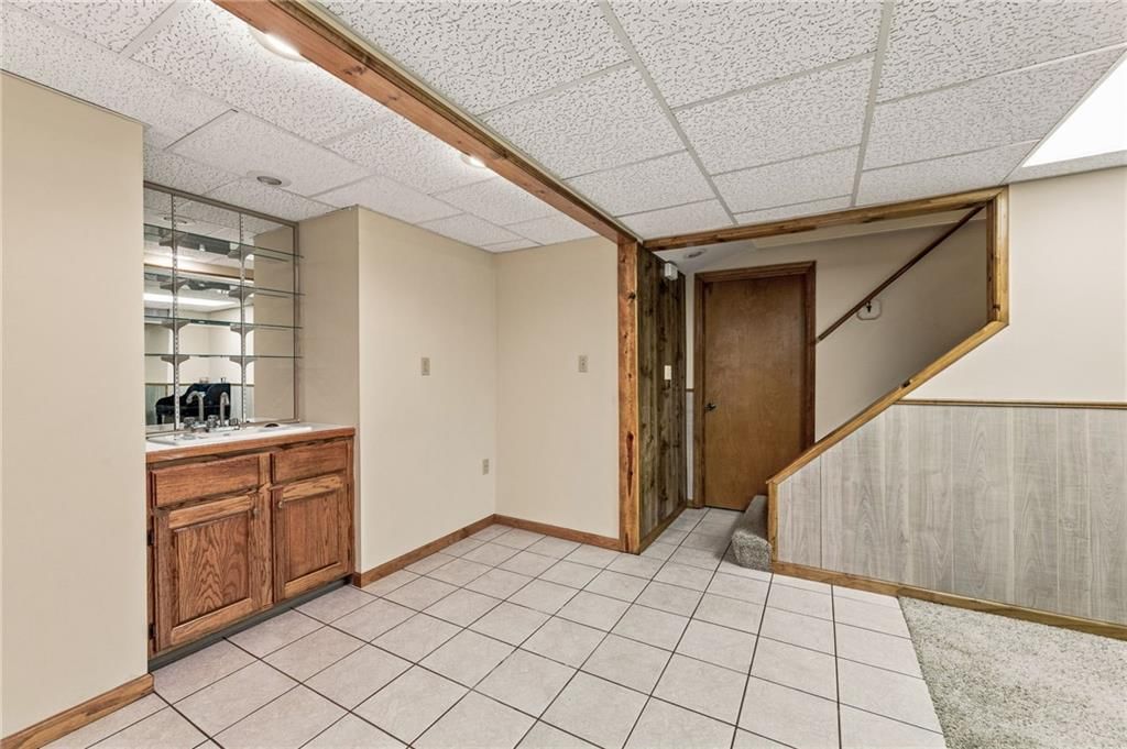 402 E 16th Street Circle — photo 37