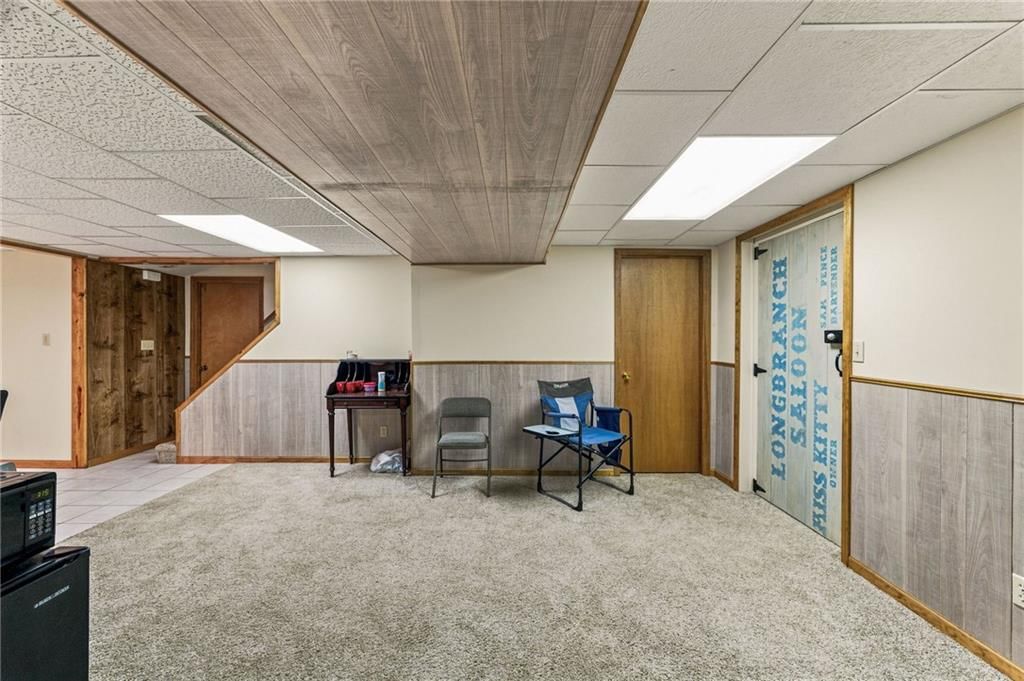 402 E 16th Street Circle — photo 41