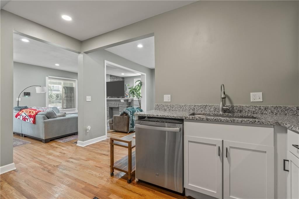 4008 S Benton Avenue — photo 19