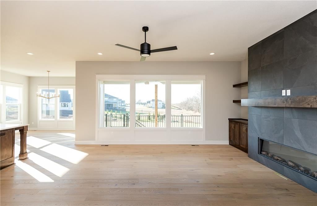 18504 Windsor Street — photo 10
