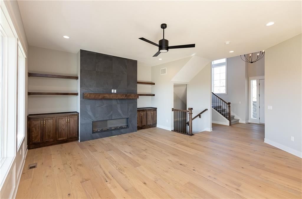 18504 Windsor Street — photo 12